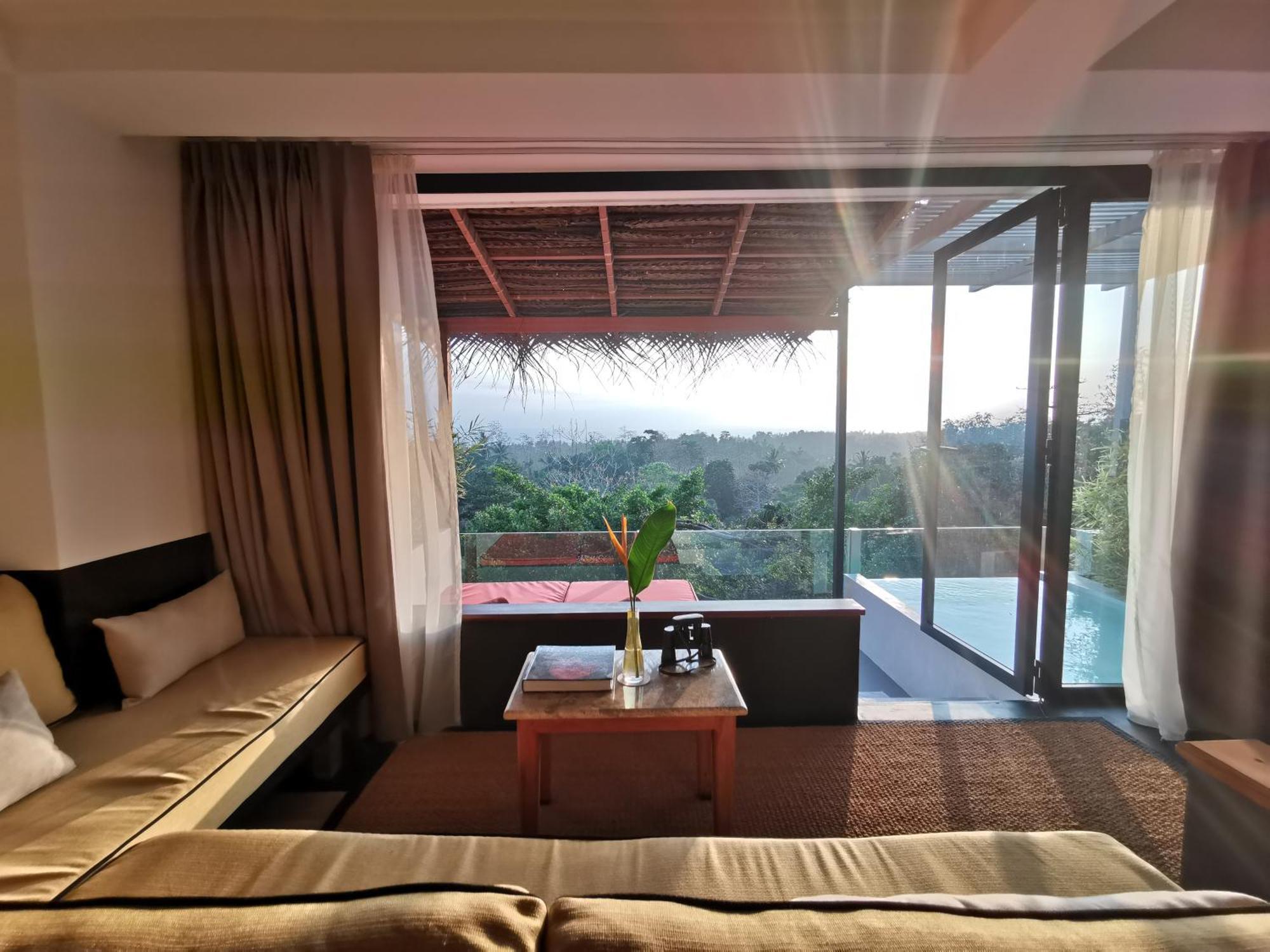 Tabula Rasa & Hotel